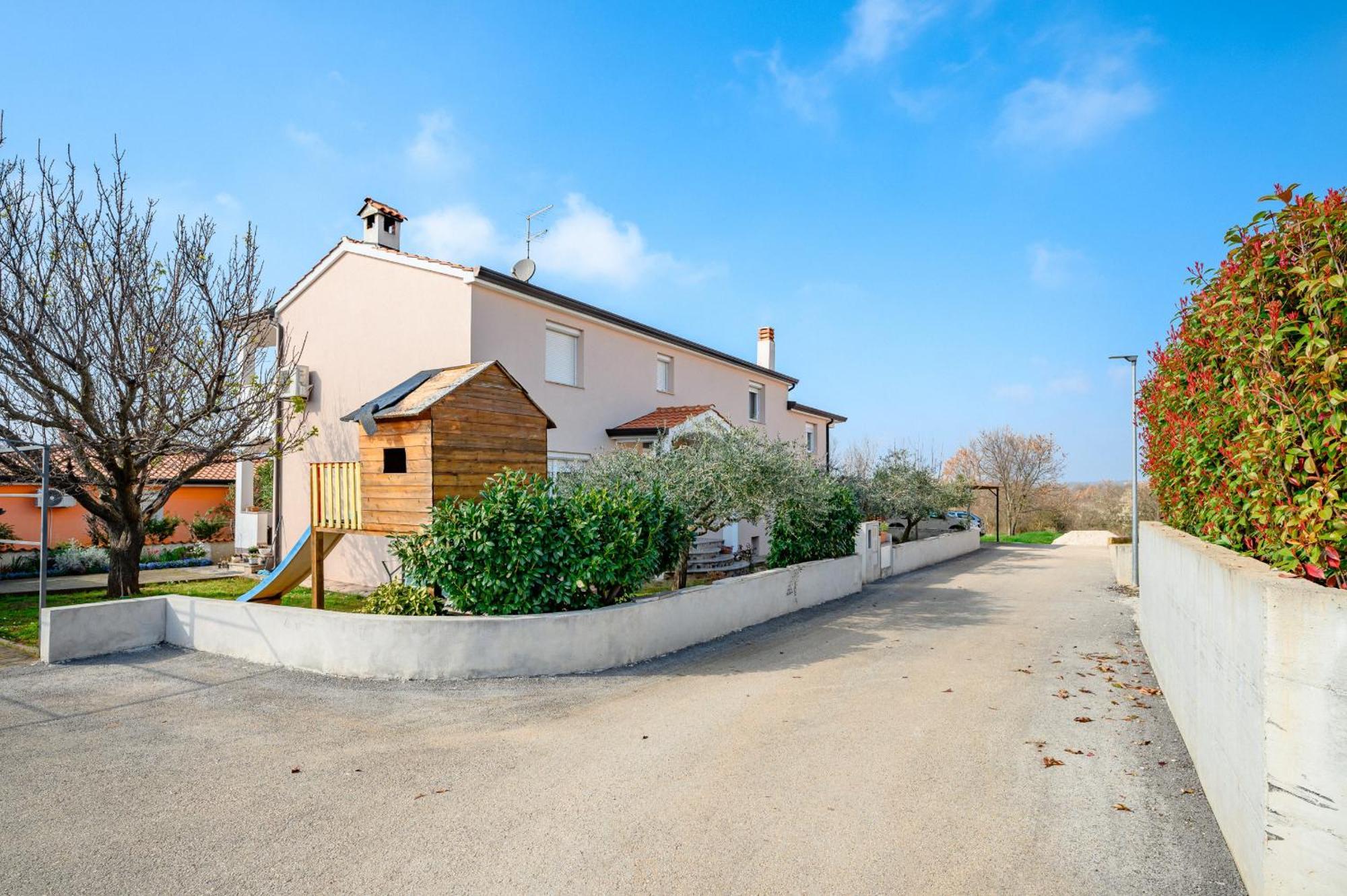 Charming Apartments Rose 1&2 With Pool Poreč Dış mekan fotoğraf