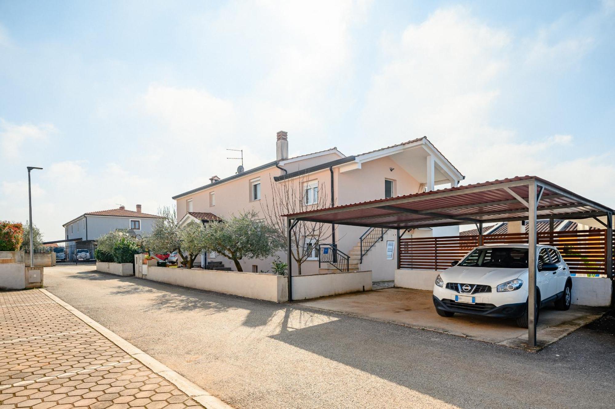 Charming Apartments Rose 1&2 With Pool Poreč Dış mekan fotoğraf